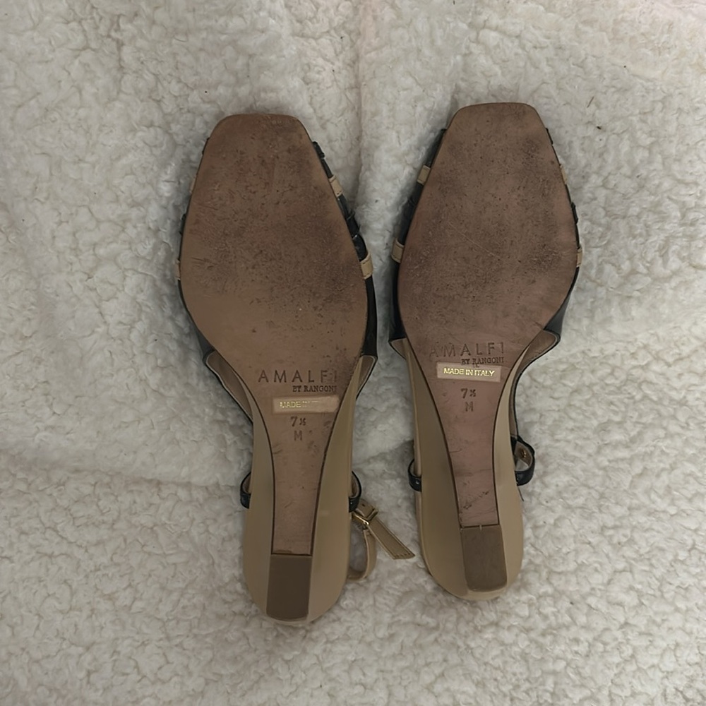Amalfi Black and Tan Women's Sandals - Picture 7 of 7